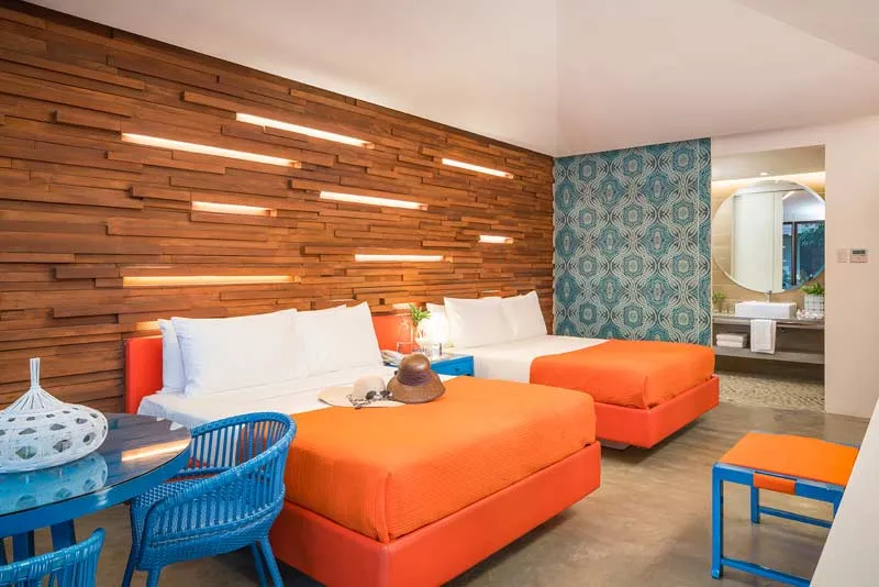 DELUXE ROOM